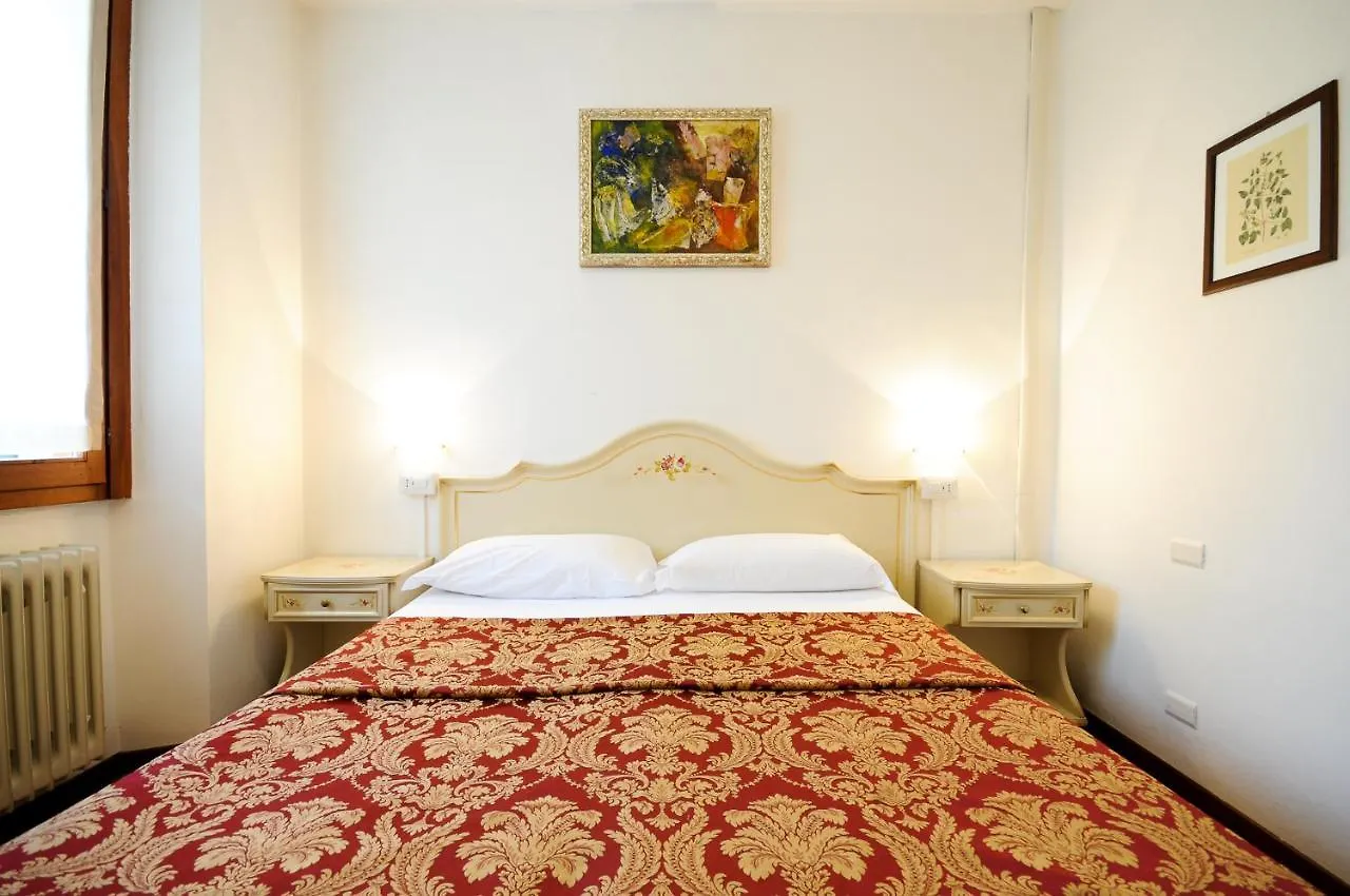 Hotel Terzo Crotto Cernobbio 3*,